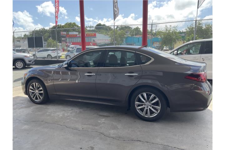 2015 Infiniti Q70