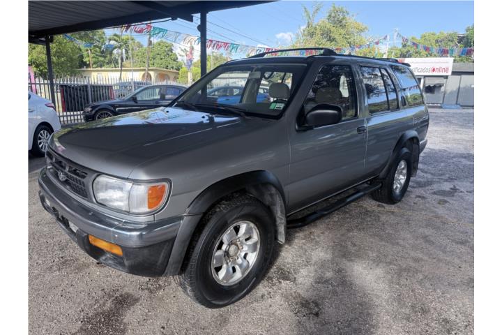 Nissan pathfinder 1991aut a/c $3,995
