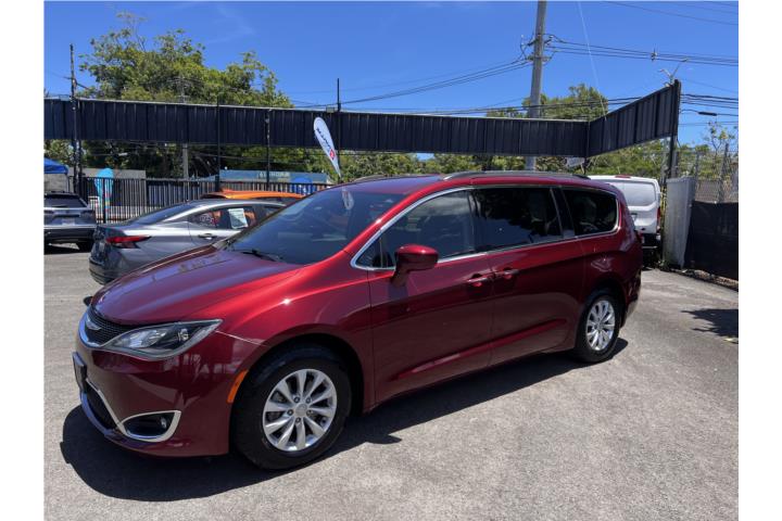 Chrysler Pacífica Touring 2018 *POCO MILLAJE*