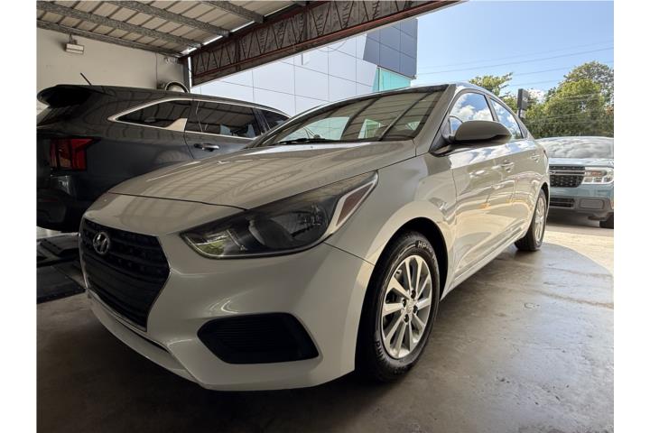 Hyundai Accent 2019 solo 20,000 millas