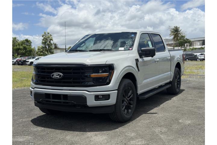 Ford F-150 XLT BLK PKG 2026