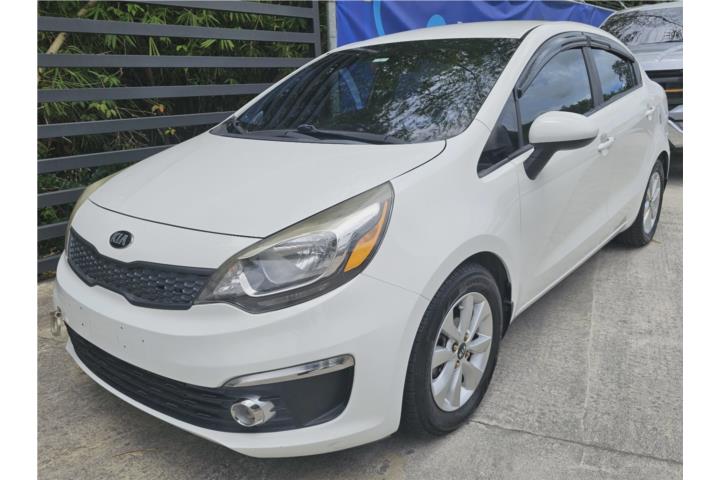 KIA RIO / COMO NUEVO