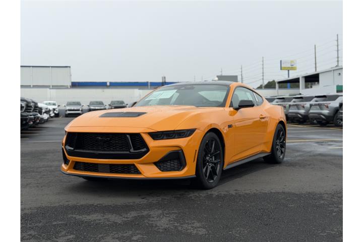 Ford Mustang 5.0L V8 2026 Orange Fury