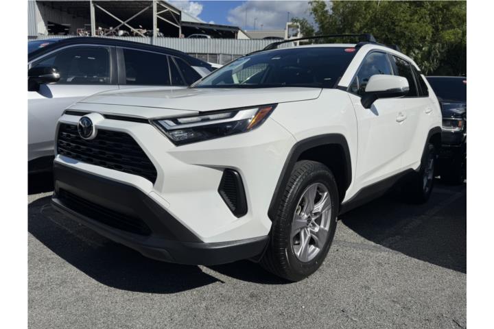 ¡2024 TOYOTA RAV4 XLE .PREOWNED!