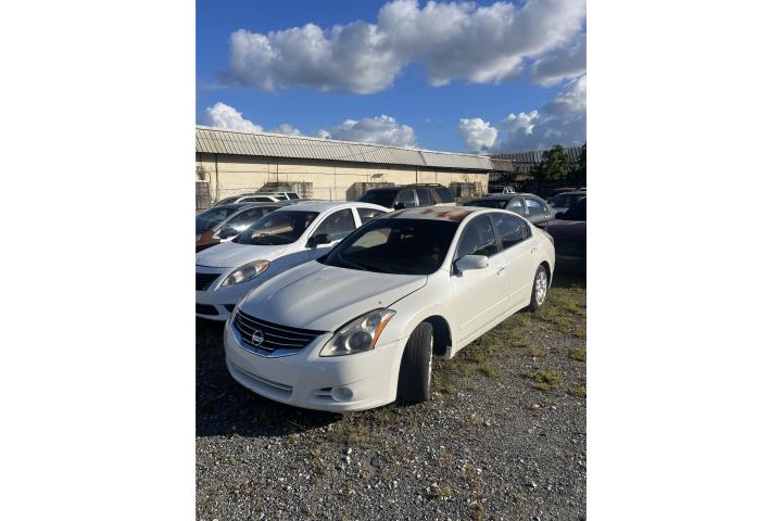 Nissan Altima 2012 4Cyl $1,100 !