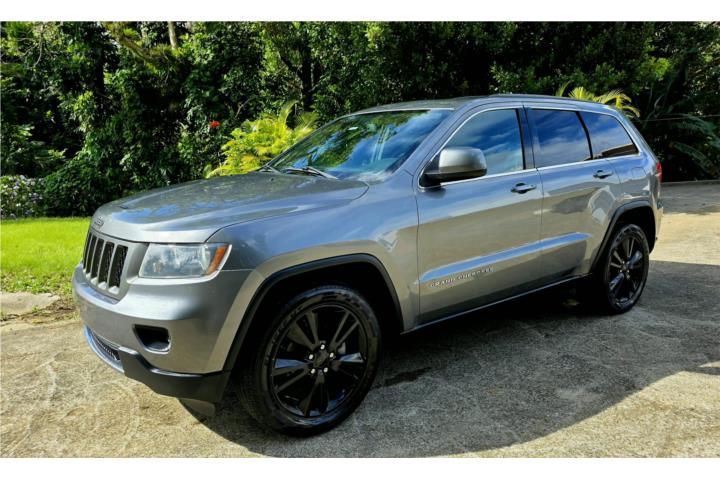 2013 GRAND CHEROKEE LAREDO, EN OFERTA!