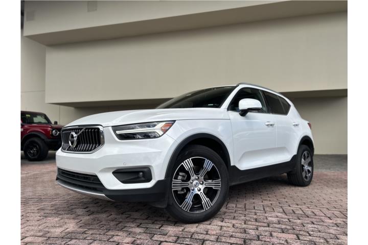 2022 Volvo XC40 INCRIPTION, 38k millas!