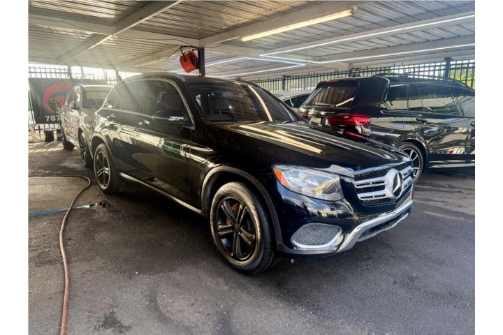 MERCEDES BENZ GLC300 2017 ACABADA DE LLEGAR!
