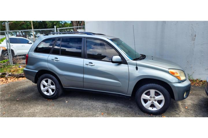 Toyota RAV4 2004 72,000 millas, un solo dueño