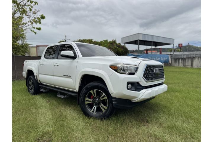TOYOTA TACOMA 2018