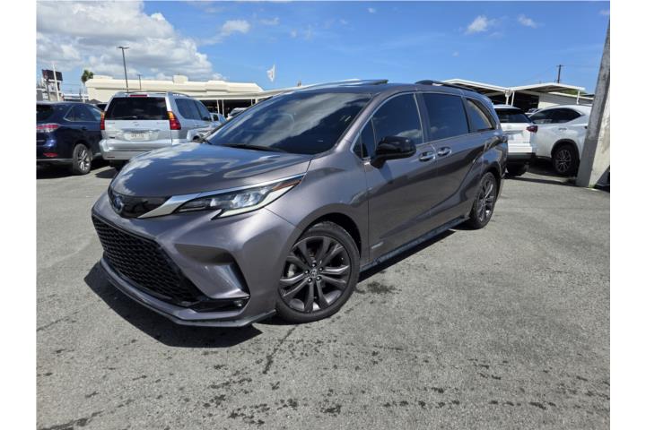 Toyota Sienna Hybrid XSE 2021
