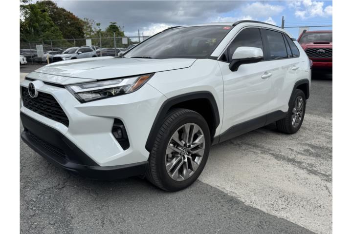 2025 TOYOTA RAV4 XLE PREMIUM | SÓLO 6K MILLAS