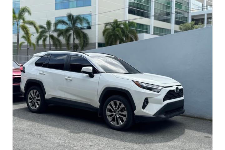 TOYOTA RAV4 BLANCA PERLA 2025 6,000 MILLAS