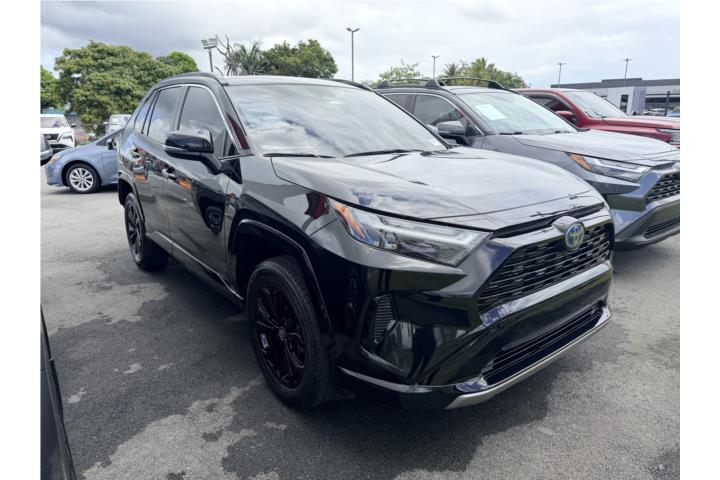 Toyota RAV4 SE Hybrid 2023