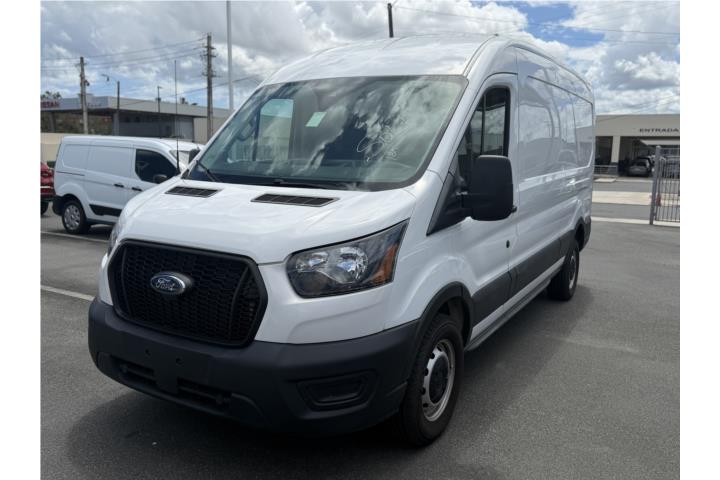 Ford Transit Medium Roof 2023