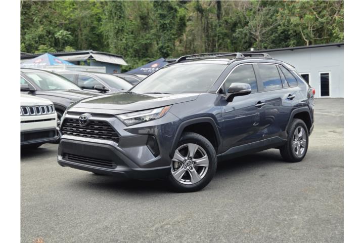 TOYOTS RAV4 XLE