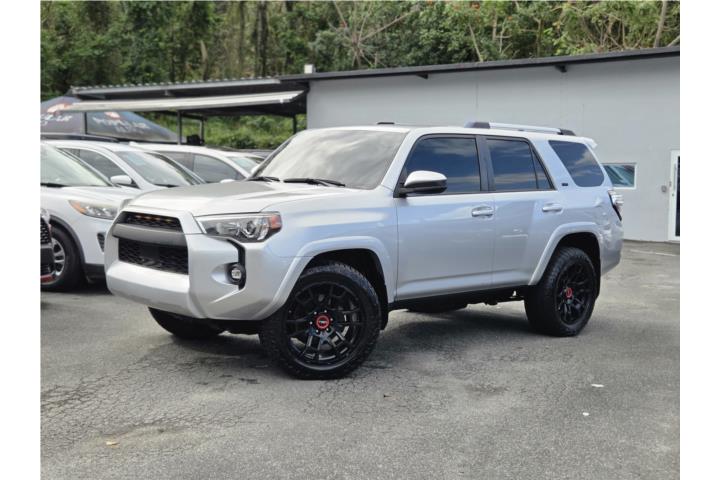 TOYOTA 4RUNNER SR5