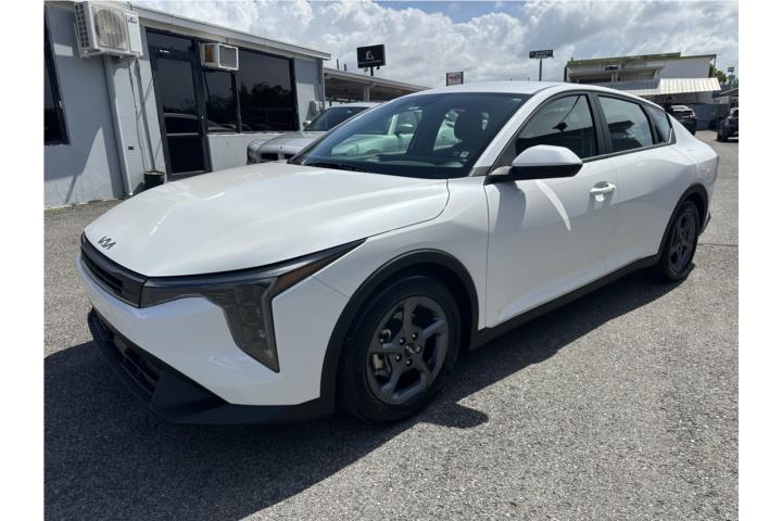 KIA K-4 2025(SOLO 10K MILLAS)
