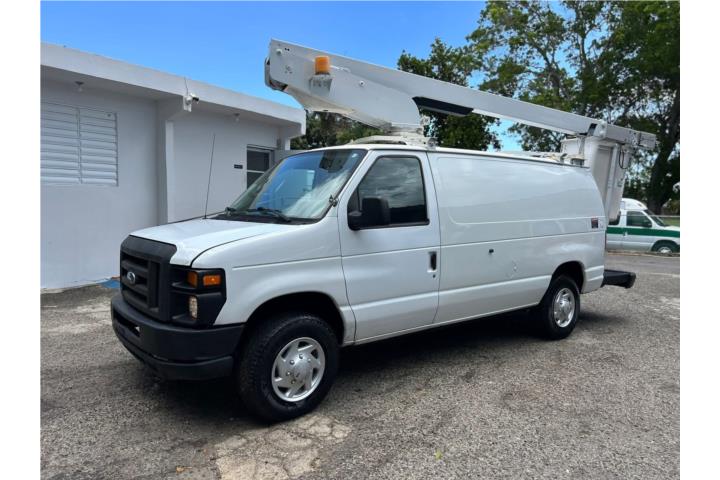 Van Canasto Ford E-350 2008 Versalift