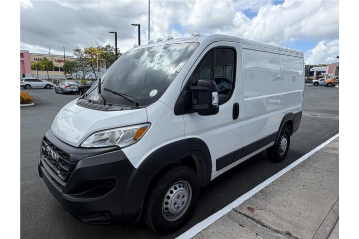 RAM PROMASTER 2024 llama 15kmillas