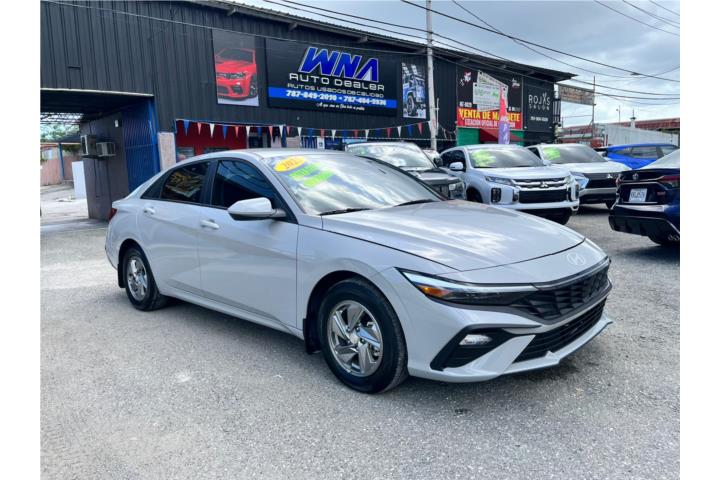 Hyundai Elantra SE 2025  $21,995