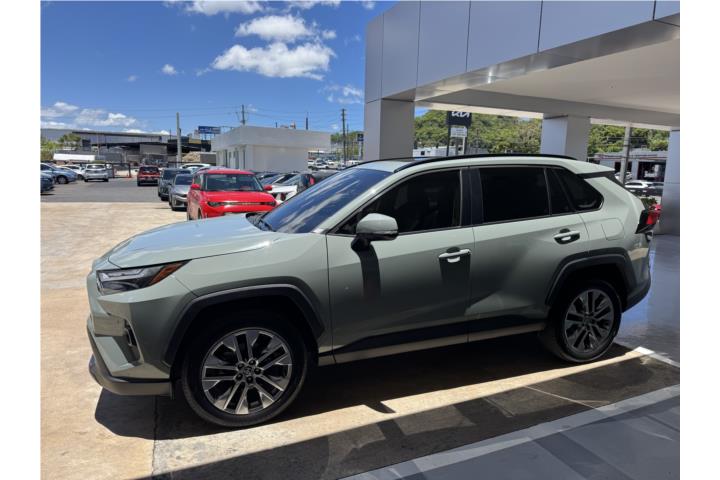 2023 Toyota RAV4 XLE Premium súper nueva