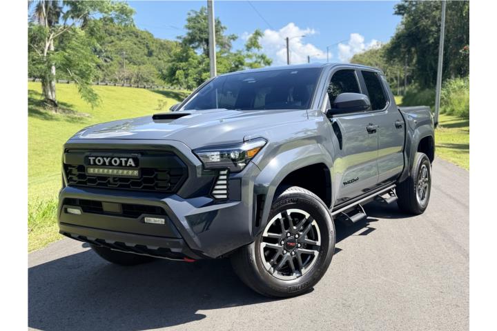 2024 Toyota Tacoma TRD Sport/ Solo 16k millas