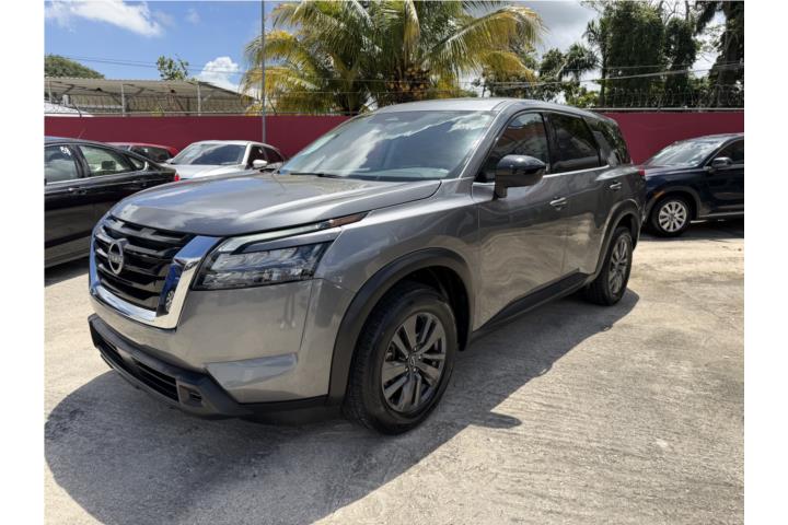 Nissan Pathfinder S 2024