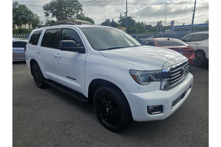 TOYOTA SEQUOIA TRD SPORT 2018