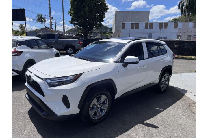 Toyota RAV4 XLE 2024