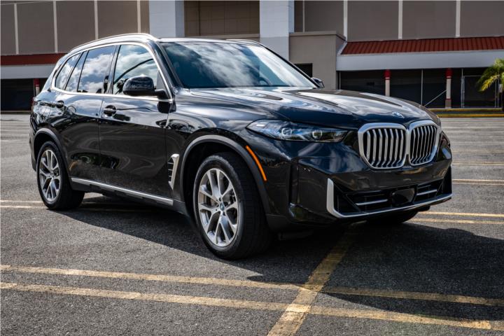 BMW X5 xDrive50e 2025 6,200 Millas, $82,900