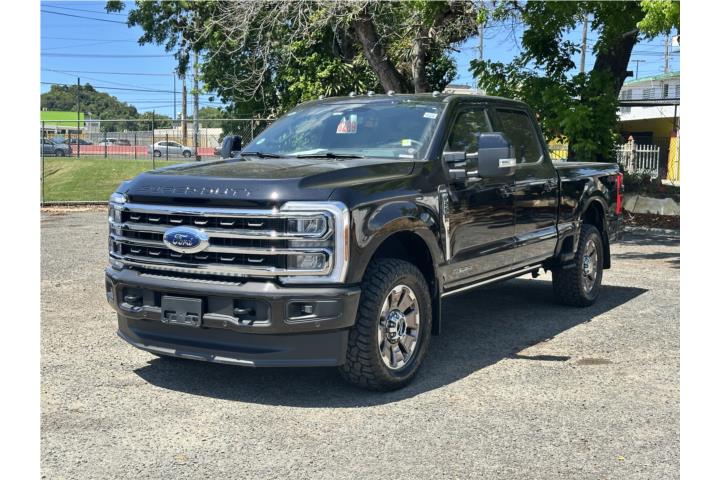 FORD F-250 KINGRANCH 2025