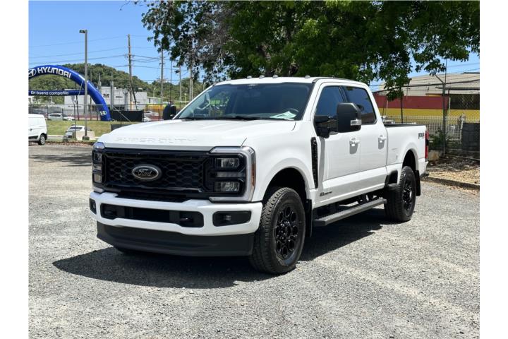 FORD F-250 XLT FX4
