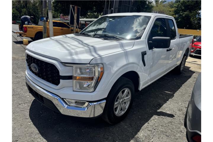 FORD F150 XL 2023 5,604 MILLAS 1 1/2 CABINA F