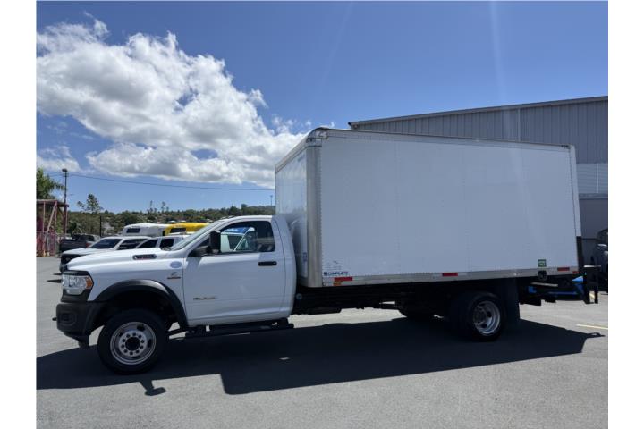 2022 Ford Súper Duty F-550 20 Pies con Lifter
