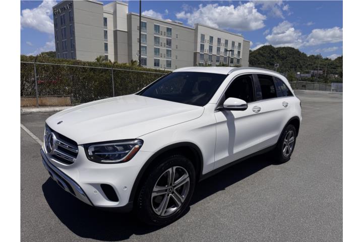 MERCEDES BENZ GLC 300 2021