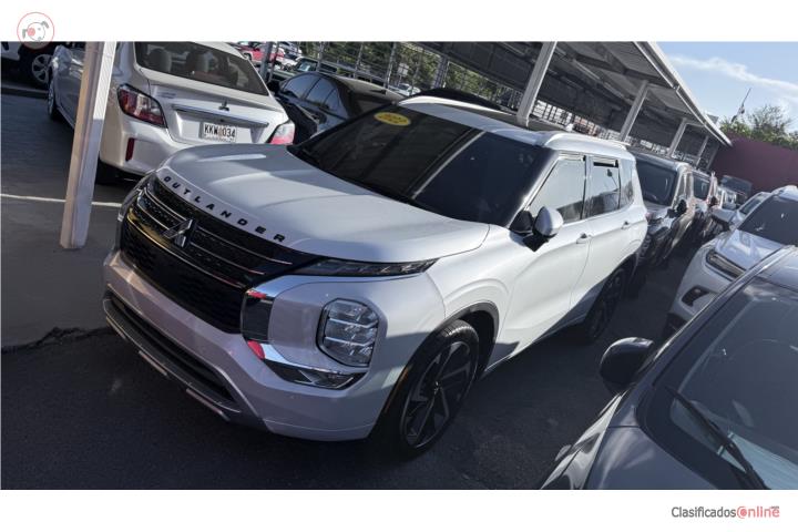 Mitsubishi Outlander SEL Panoramic