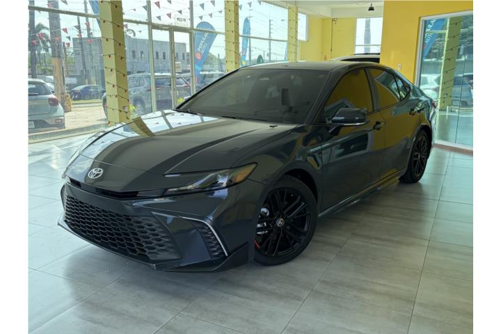 TOYOTA CAMRI SE HIBRIDO 2026 USADO