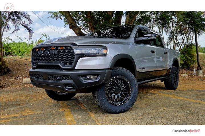 RAM REBEL GT 2025 TECHO PANORÁMICO