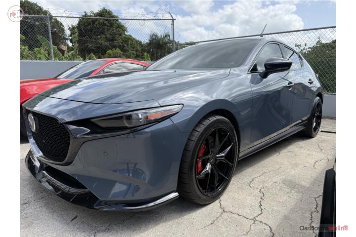 2023 Mazda3  (También vendo el GR)