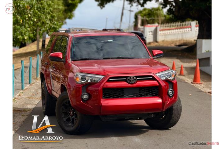 Toyota 4RUNNER SR5 2023