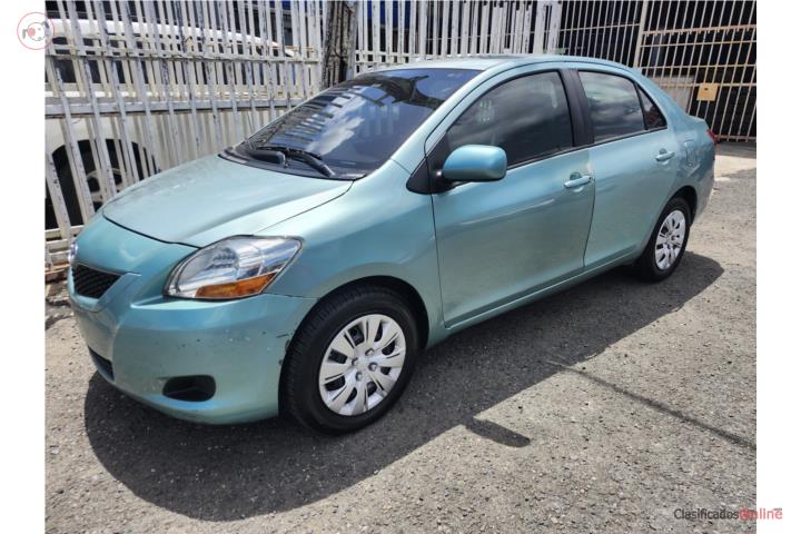 2012 TOYOTA YARIS   106 MIL MILLAS