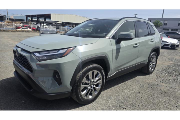 Toyota Rav4 XLE Premium 2024 $37,995