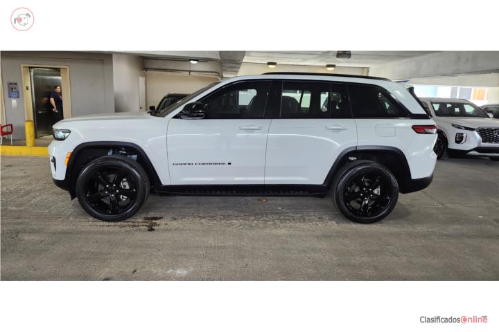Grand Cherokee Altitude (14k millas)