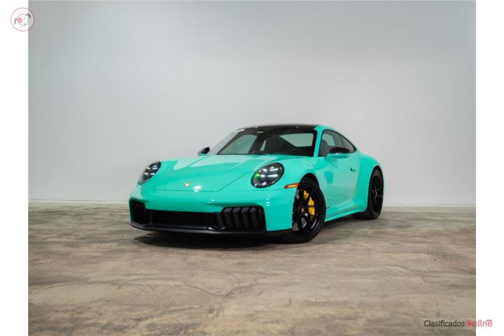 2025 Porsche 911 Carrera 4 GTS