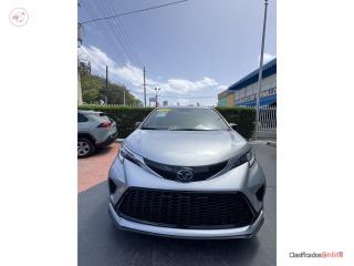 TOYOTA SIENNA HYBRID XSE 2023