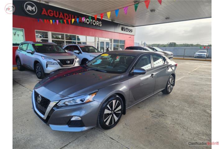 2022 Nissan Altima SV  35k millas