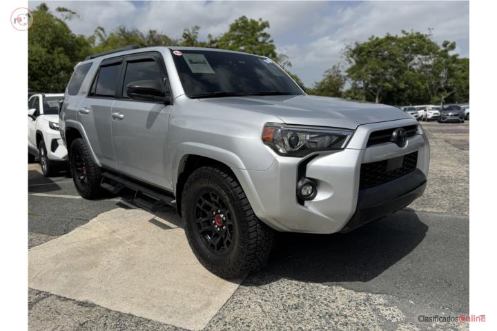 ¡2022 TOYOTA 4RUNNER SR5 - PREOWNED!