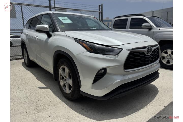 ¡2023 TOYOTA HIGHLANDER LE - PREOWNED!