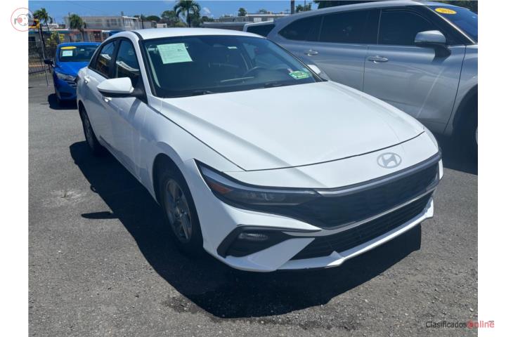 2025 Hyundai Elantra SE Poco millaje